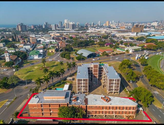 1,670M² BUSINESS CENTRE FOR SALE IN ESSENWOOD